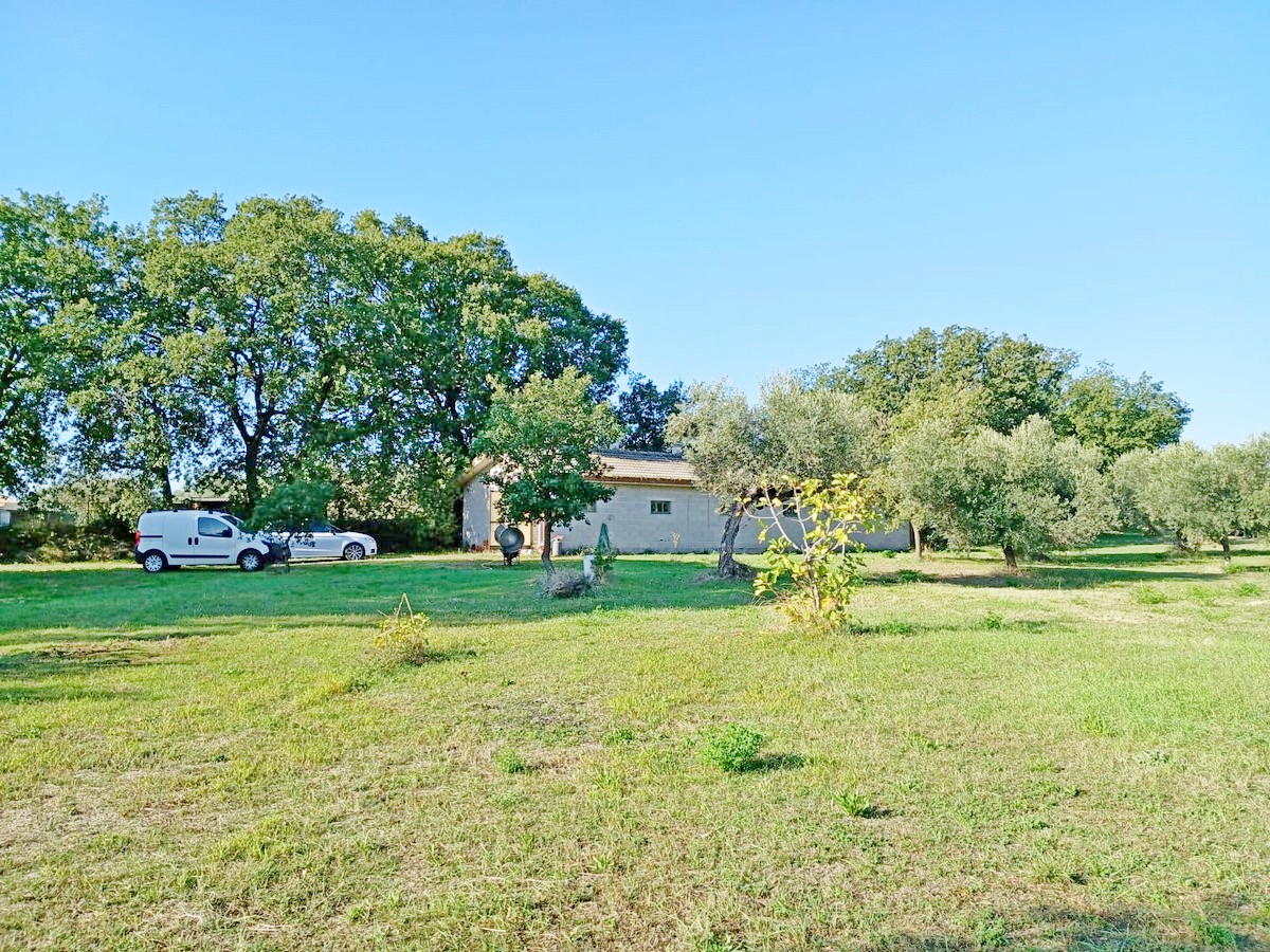 House in Loreto Aprutino - view 1