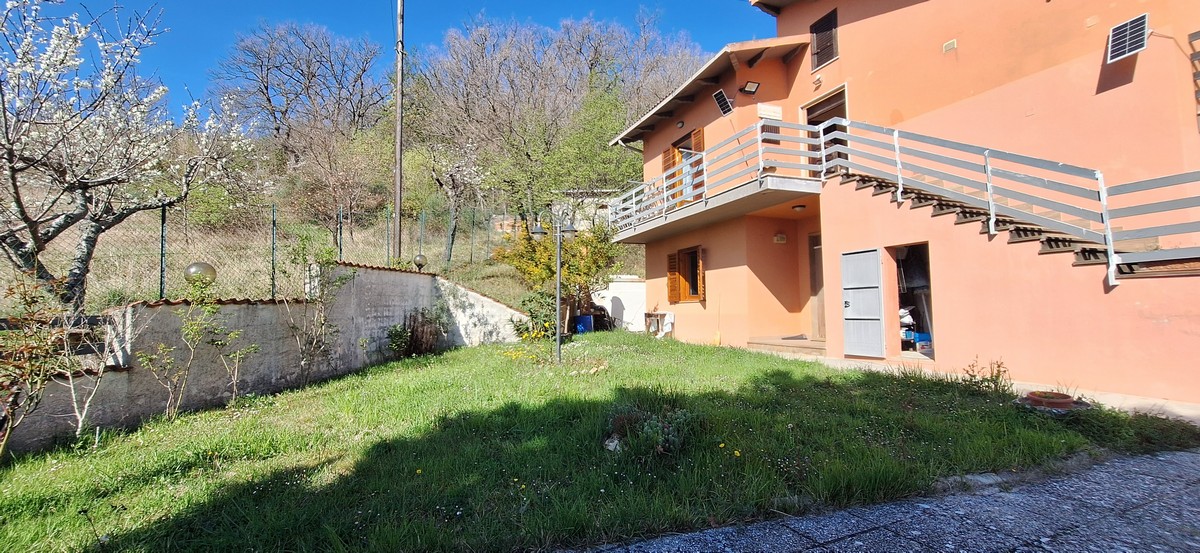 House in Civitella Casanova - Image 4